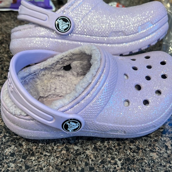 Crocs Kid’s Classic Glitter Lined Clog - Picture 4 of 5